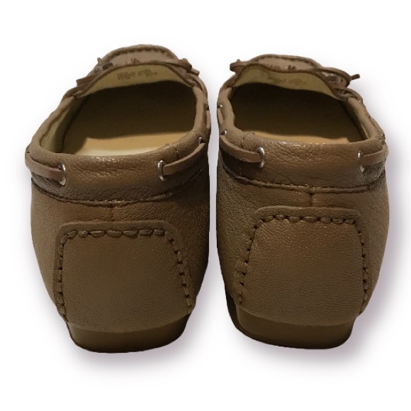 MICHAEL KORS CREAMY TAUPE LOAFERS. - Picture 3 of 8